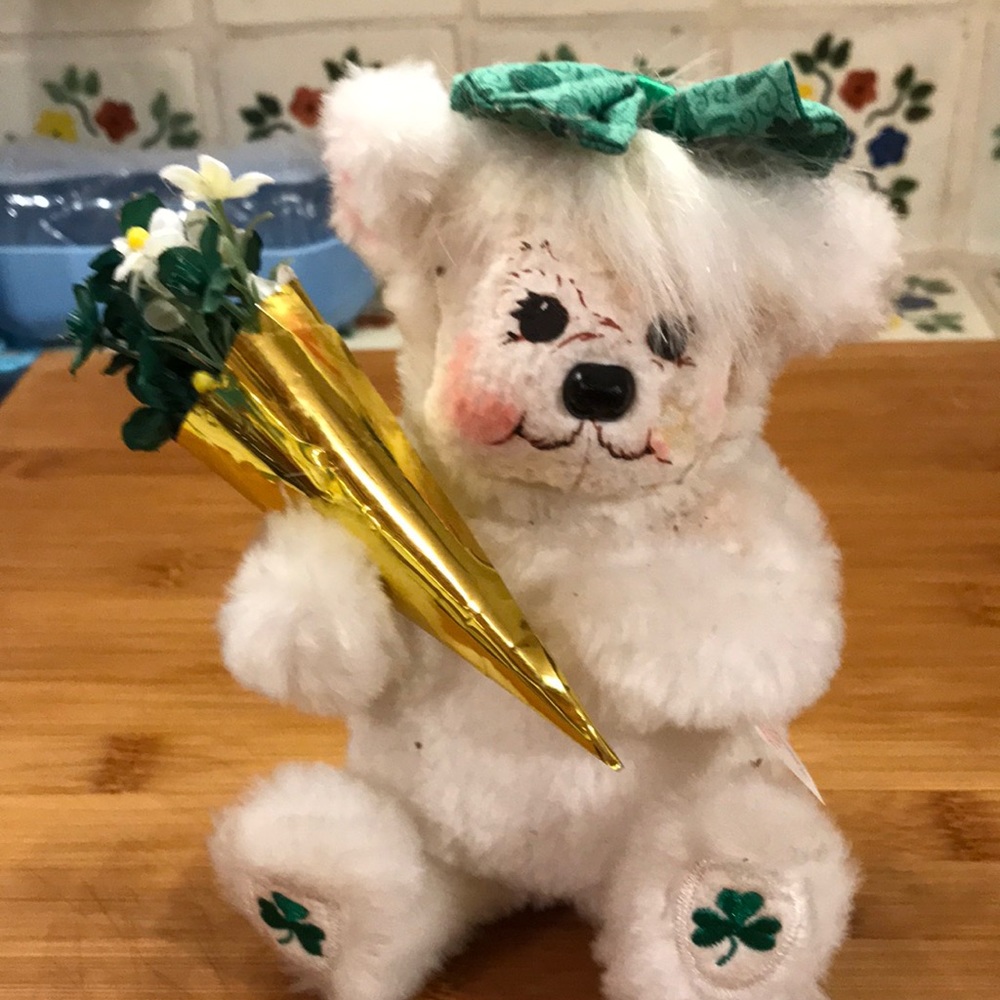 St Patrick’s Day Annalee bear